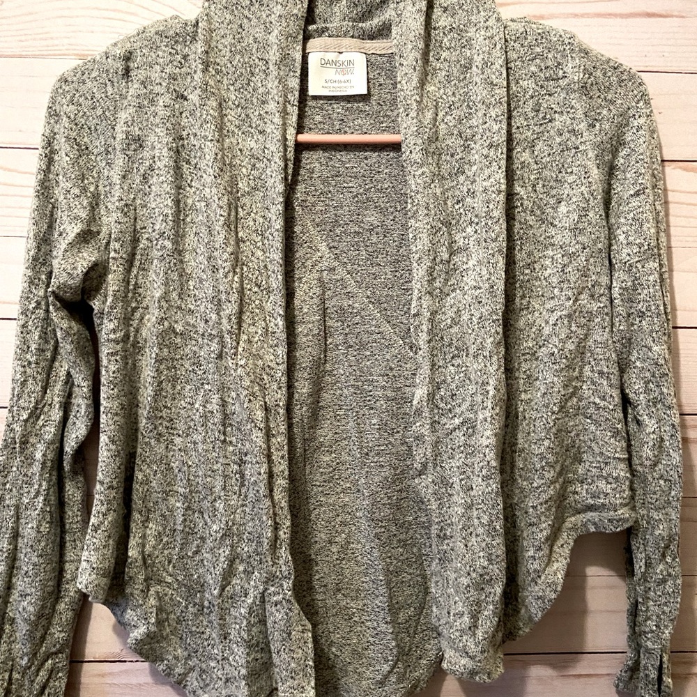 Danskin Girls warm up dance sweater size 6-6X Small